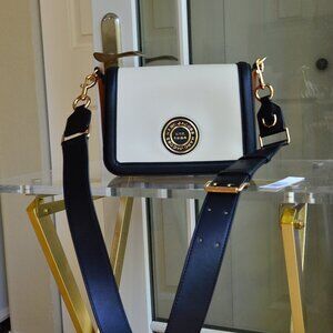 Marc Jacobs Insignia Messenger Crossbody Bag